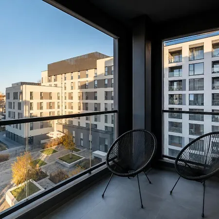 W-balcony, Washer, Fast Wifi & Self Check-in I Cohost Appartamento Vilnius