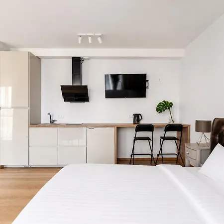 W-balcony, Washer, Fast Wifi & Self Check-in I Cohost